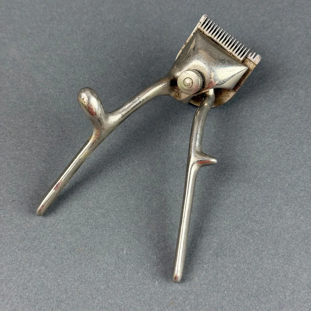 Vintage Manual Hand Hair Clippers Size 000 Silver Metal Barber Tool